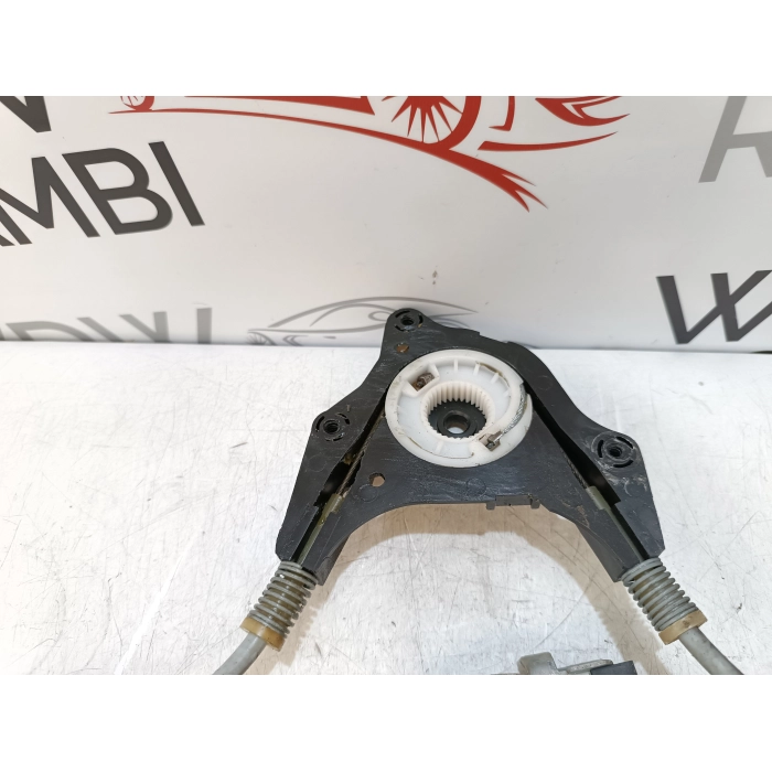 8A61-A23200 MECCANISMO ALZAVETRO ANTERIORE DESTRO FORD FIESTA 6° 1.5 TDCI (2013\2017)