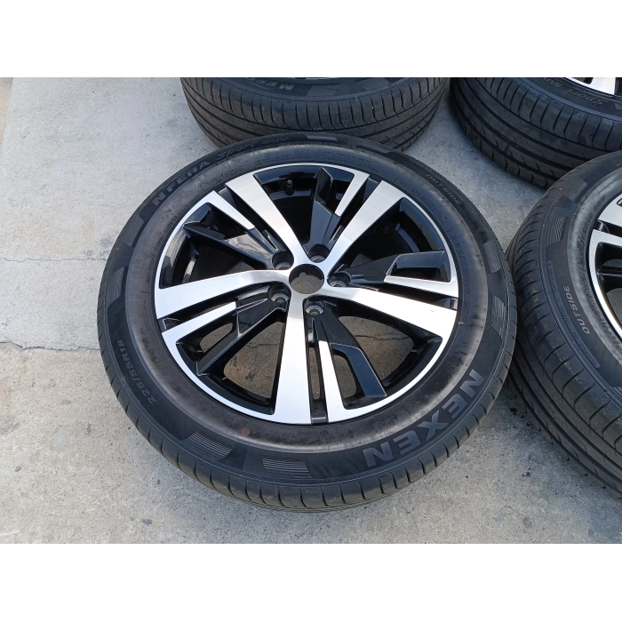 9809687377 4 CERCHI IN LEGA DA 18 CON GOMMA PEUGEOT 5008 GT LINE 1.5 2020\2023