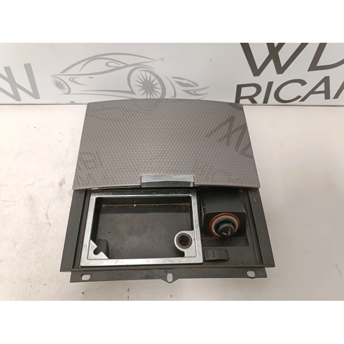 7L6857961B CASSETTO VANO PORTAOGGETTI CENTRALE VW TOUAREG (2002\2007)