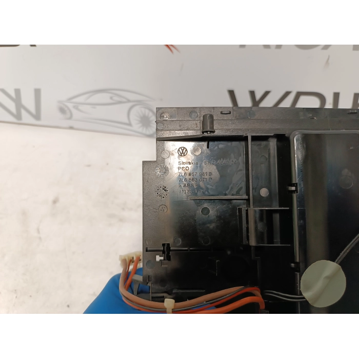 7L6857961B CASSETTO VANO PORTAOGGETTI CENTRALE VW TOUAREG (2002\2007)