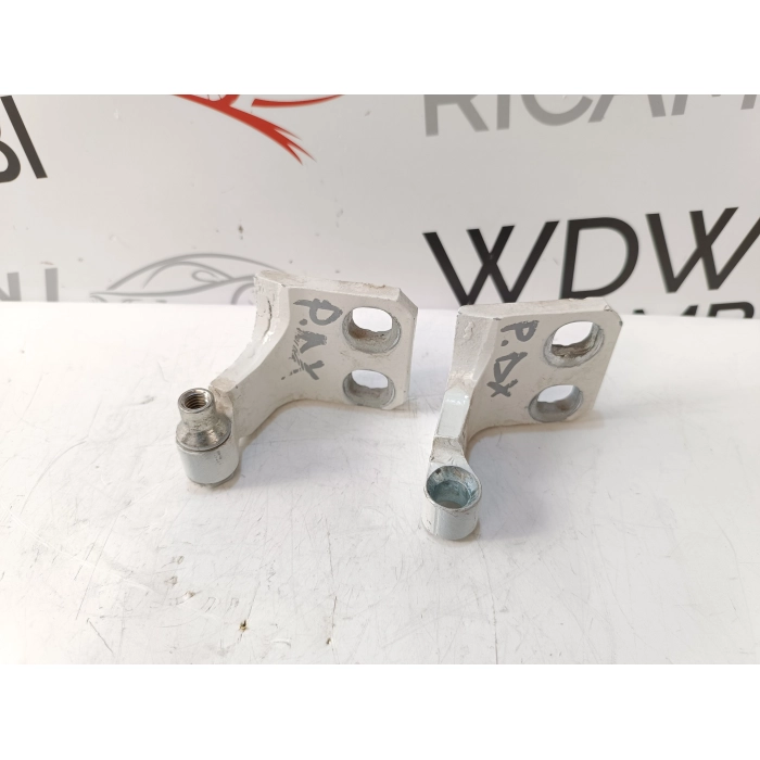 COPPIA CERNIERE CERNIERA PORTA POSTERIORE DESTRA JEEP RENEGADE 2018\2024